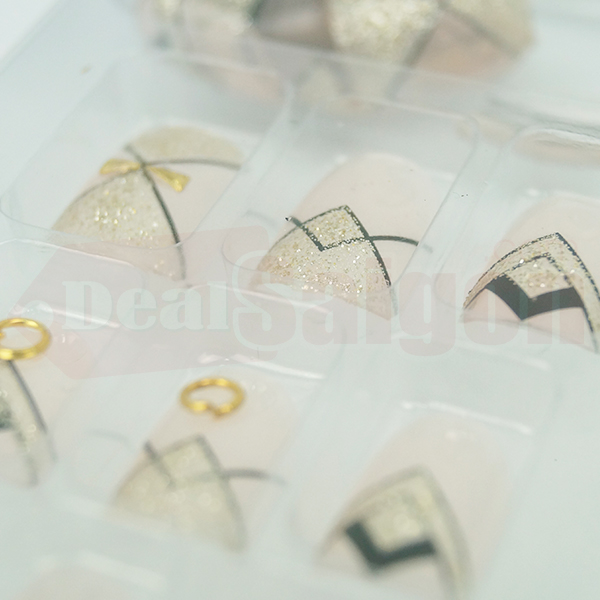 Bộ 24 móng giả trang trí C16	 Bộ 24 móng giả trang trí C16